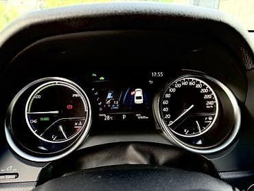 byd e2 2023: Toyota Camry: 2019 г., 2.5 л, Вариатор, Гибрид, Седан — 5