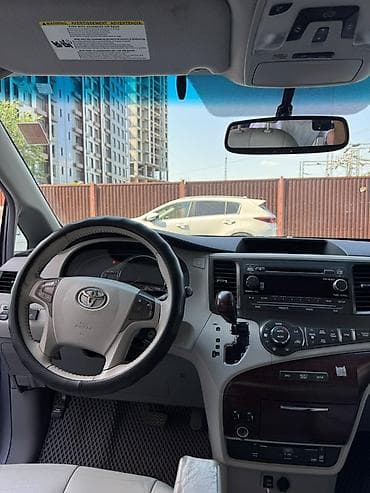 sg 9: Toyota Sienna: 2012 г., 3.5 л, Автомат, Бензин, Минивэн — 8