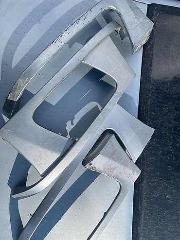 Решетка радиатора Subaru 2002 г., Б/у, Оригинал