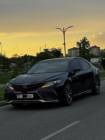 e2 byd: Toyota Camry: 2019 г., 2.5 л, Автомат, Гибрид, Седан — 2