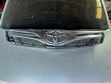 Решетка радиатора Toyota Б/у, Оригинал