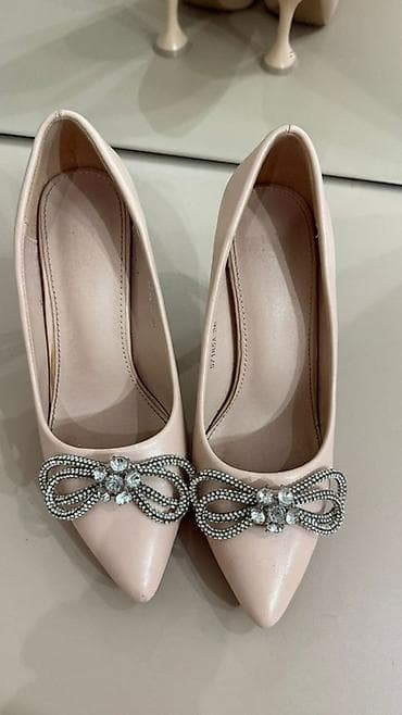 Лодочки на каблуке с декором - Цвет: нежно-розовый (пудровый) -