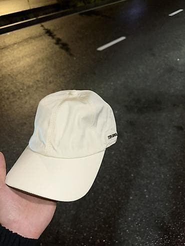 шапка zara: Кепка, Бейсболка, Козырек: Изогнутый — 1