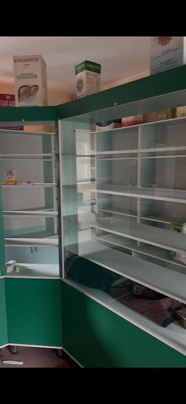 Витрины: Торговое оборудование для аптеки/магазина: витрина‑прилавок и стеллажи — 6