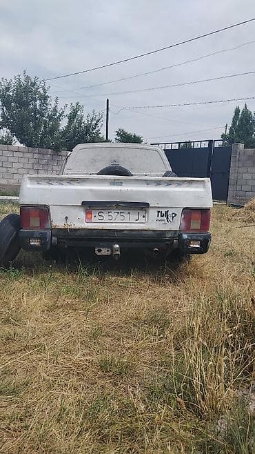 Унаа сатуу: IZH 2717: 2002 г., 1.7 л, Кол менен иштөөчү, Бензин, Пикап — 3