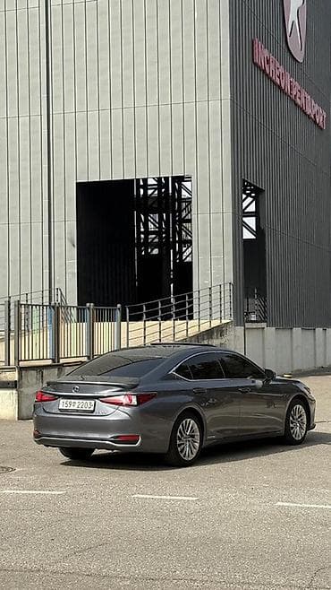 Lexus: Lexus ES: 2019 г., 2.5 л, Вариатор, Гибрид, Седан — 8