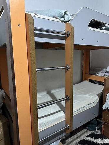 двухярусный кроват: Двухъярусная детская кровать, Б/у, ЛДСП — 1