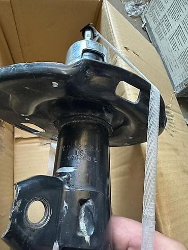 Передний амортизатор Toyota Оригинал, США