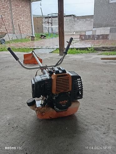 без двиготеля: Бензотриммер ОРЁЛ 52CC - Тип: бензиновая мотокоса (триммер) - Объем — 3