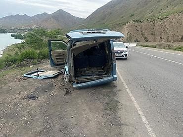 sonata dn8: Поднимающуюся вверх), 2 передних сиденья и задний салон с раздельными — 2