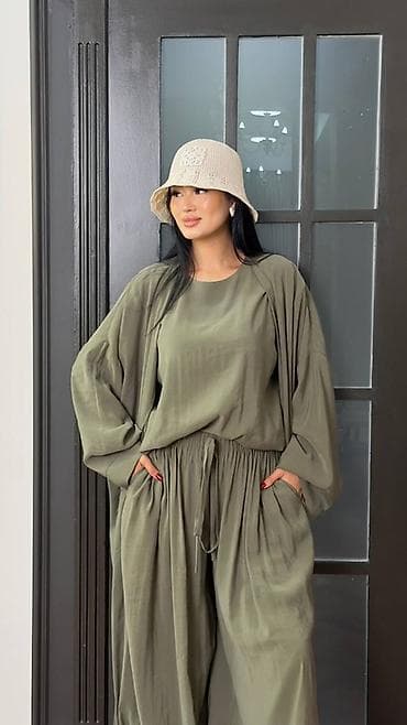 Жеке буюмдар: Костюм из 3 предметов в стиле oversize, цвет хаки: - Свободная — 3