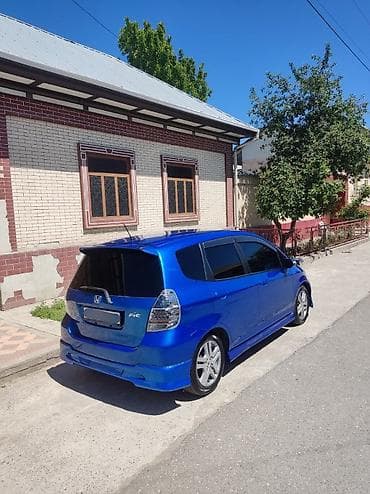 Продажа авто: Honda Fit: 2005 г., 1.5 л, Вариатор, Бензин, Хэтчбэк — 4