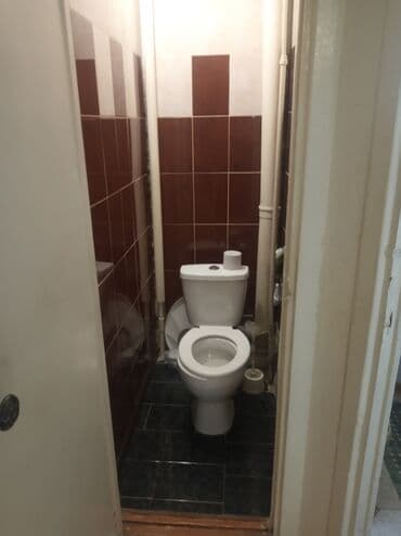 срочно продаётся 1 комнатная квартира в районе ошского рынка по улице молодая гвардия: 2 комнаты, 49 м², Индивидуалка, 4 этаж, Косметический ремонт — 5