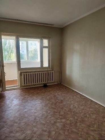Недвижимость: 1 комната, 35 м², 12 мкр 105 серия, 5 этаж, Косметический ремонт — 1