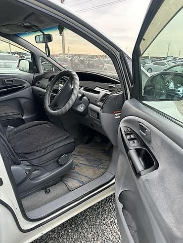 домкрат toyota: Toyota Estima: 2001 г., Минивэн — 8