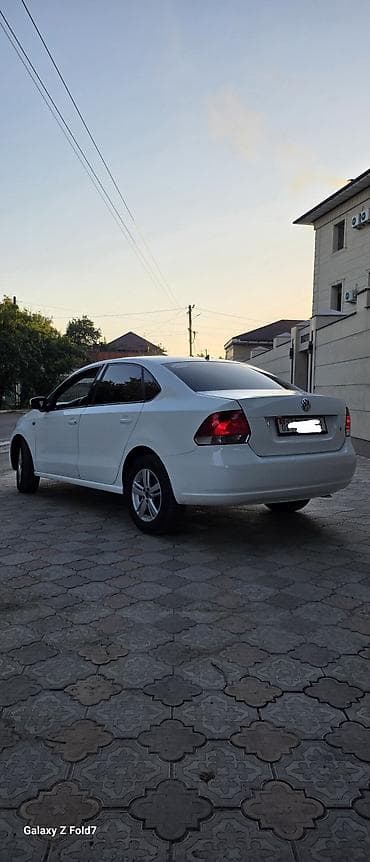 jeely coolray: Volkswagen Polo: 2013 г., 1.6 л, Механика, Бензин, Седан — 4