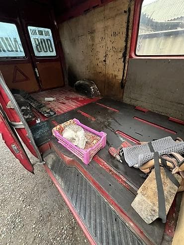 гидрач на спринтер: Легкий грузовик, Mercedes-Benz — 4