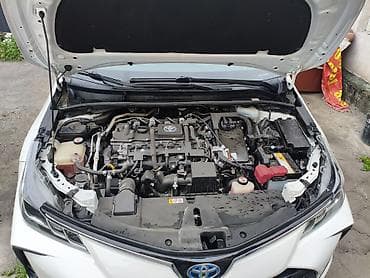 lexus lx600: Toyota Corolla: 2022 г., 1.8 л, Вариатор, Гибрид, Седан — 5