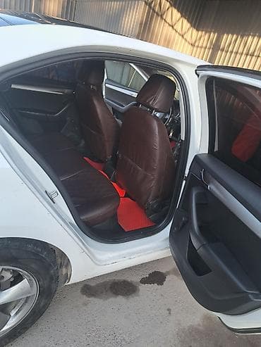 авта: Skoda Octavia: 2015 г., 1.6 л, Автомат, Бензин, Седан — 2