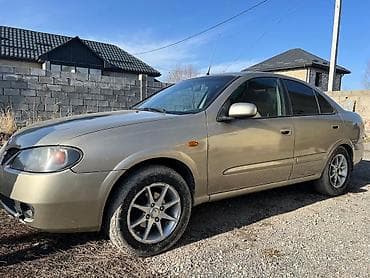 ткани на авто: Седан компакт-класса, 4 двери, золотистый металлик. Легкосплавные — 3