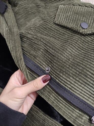 куртка подростковая зимняя: Новаястильная куртка на девочку. 6-8лет.Можно носить зимойподклад — 2