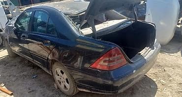 каропка 124: Бензиновый мотор Mercedes-Benz 2 л, Б/у, Оригинал — 2