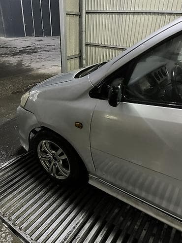 mersedes e 230: Daihatsu YRV: 2001 г., 1.3 л, Автомат, Бензин, Хэтчбэк — 3