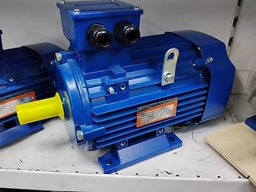 Асинхронный электрический двигатель (трёхфазный), в корпусе из