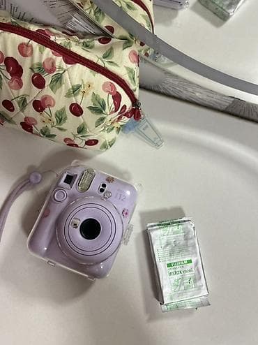 Фото и видеокамеры: Состояние идеальное носила в защитном чехле Fujifilm Instax mini 12 — 2