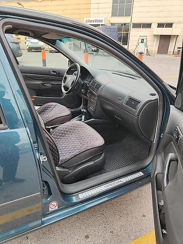 Продажа авто: Volkswagen Golf: 2002 г., 2 л, Автомат, Бензин, Хэтчбэк — 6