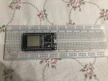 Терезелер жана комплектөөчүлөр: Набор для прототипирования на ESP32 Состав: - Плата разработки ESP32 — 1