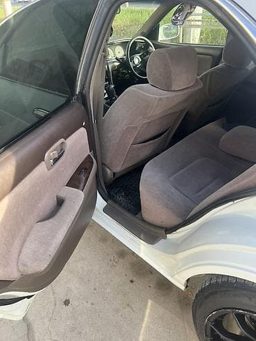 Datsun: Nissan Laurel: 2000 г., 2.5 л, Автомат, Бензин, Седан — 2