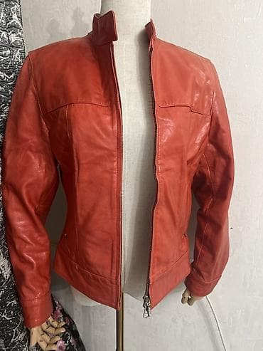 Жеке буюмдар: Кожаная куртка, женская. Кирпично-красного цвета, цвет неяркий — 1