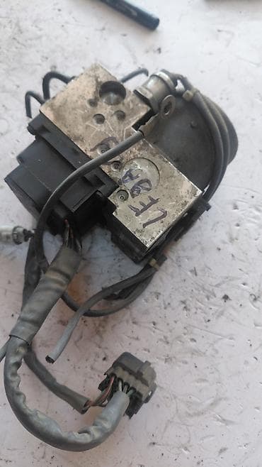 bcd com: Блок ABS Subaru 2002 г., Б/у, Оригинал, Япония — 2