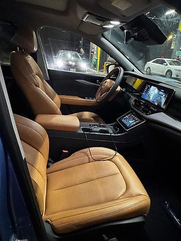 продаю в связи: Lixiang : 2023 г., Автомат, Электромобиль, Кроссовер — 5