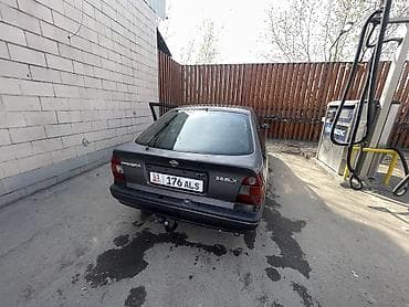Nissan Primera: 1992 г., 1.6 л, Механика, Бензин, Хэтчбэк