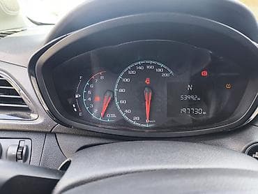 Chevrolet Spark: 2016 г., 1 л, Автомат, Бензин, Хэтчбэк