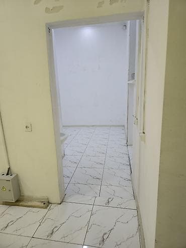 зал: Сдаётся 2х комнатное помещение 30кв.м. под коммерцию/офис на первом — 2