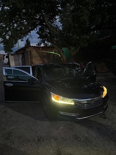 битую машину: Honda Accord: 2016 г., Автомат, Бензин, Седан — 4