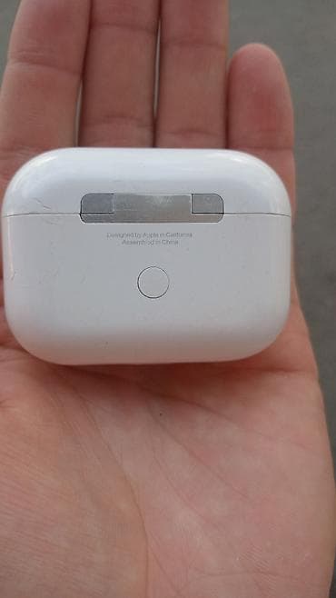 Отдам даром: Кейс для наушников Эппл айрподс apple airpods. белый цвет. разряжена — 3
