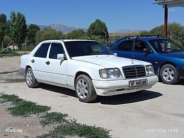 Mercedes-Benz W124: 1993 г., Механика, Седан — 3