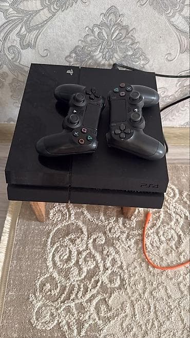 купить айфон 5 с: Sony PlayStation 4 (PS4) с двумя беспроводными геймпадами DualShock 4 — 1