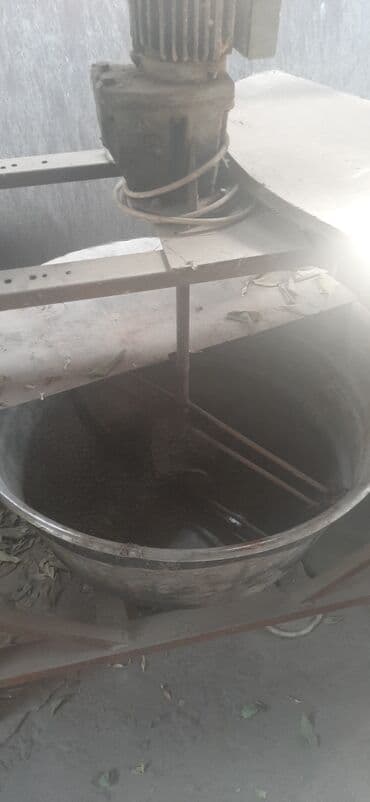 оборудование бизнес: Продаеться. соломорезка холодильник бирюса (б/у) аппарат для обмазки — 4