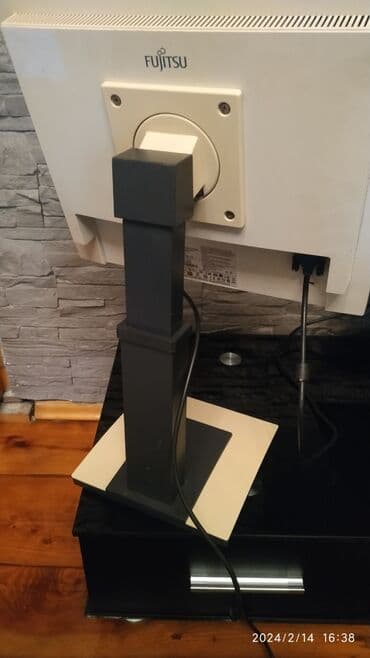 fujitsu: Монитор, Fujitsu, Б/у, LCD, 17" - 18" — 6