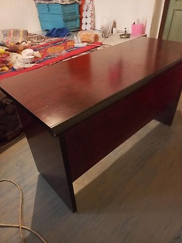 Офисная мебель: Офисный стол, Нерегулируемый, цвет - Коричневый, Прямоугольный, ЛДСП — 1