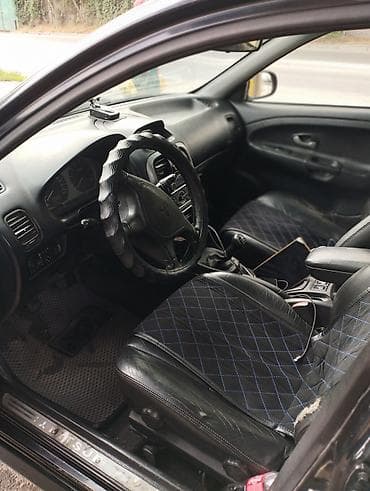 Mitsubishi Carisma: 2004 г., 1.8 л, Механика, Бензин, Хэтчбэк — 3