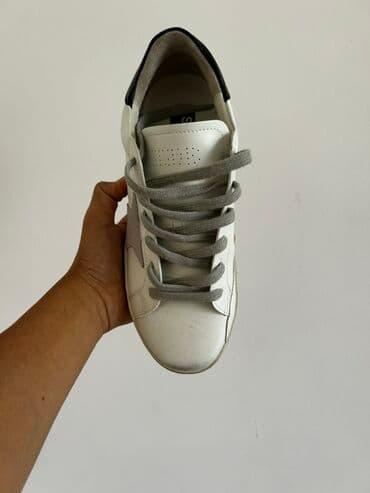 фирменные красовки: Кеды GGBB/STAR в белом цвете с фирменной серой звездой сбоку — 3