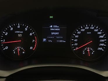 красная машина: Kia Stinger: 2021 г., Фастбек — 10