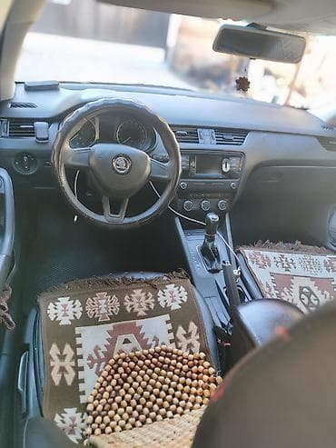 оптика е39: Skoda Octavia: 2016 г., 1.6 л, Автомат, Бензин, Лифтбек — 2