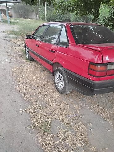 Унаа сатуу: Volkswagen Passat: 1990 г., 2 л, Кол менен иштөөчү, Бензин, Седан — 3